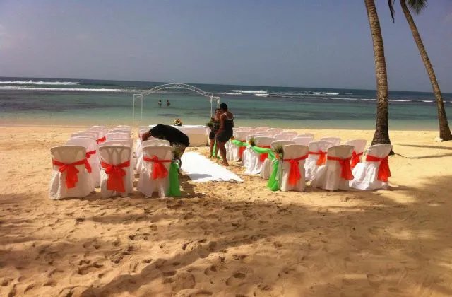 Hotel Playa Esmeralda Beach Resort wedding beach